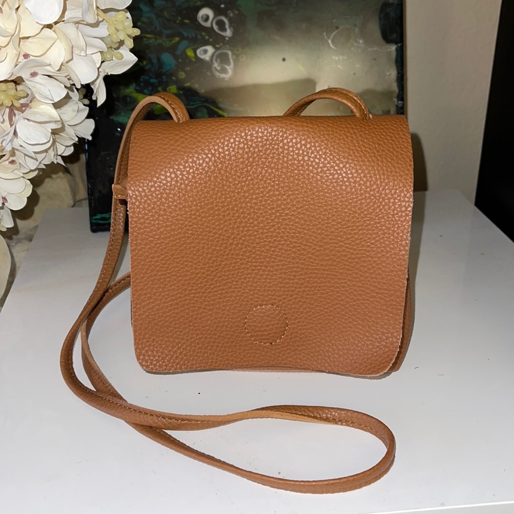 AKAIV mini crossbody